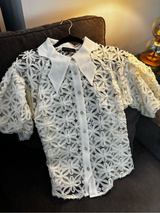 Gracia Tops - Gracia White Floral Lace Button-Down Blouse